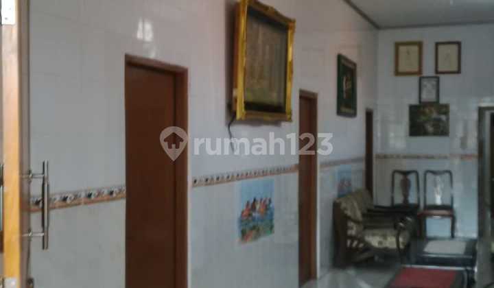 FOR SALE MINIMALIST MOVE-IN READY HOUSE PETEMON SURABAYA 2