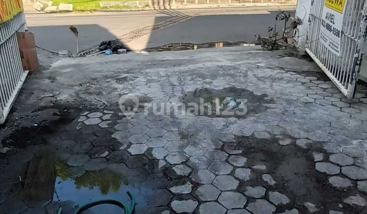 FOR RENT 2-STORY SHOPHOUSE - Manukan Tama Surabaya 2