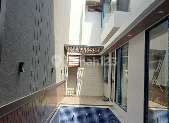 Luxurious 2-Story House With Private Pool Baruk - Merr Surabaya 2