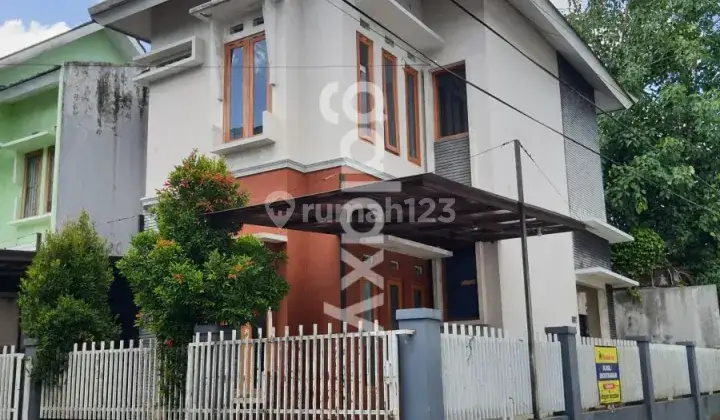 Rumah Minimalis 2 Lantai Lokasi Asri Ar 1