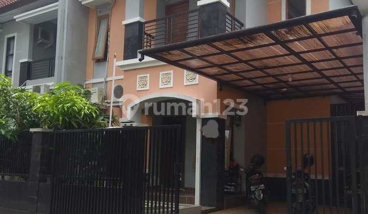 Rumah 2 Lantai dekat Al Azhar dan Mall JCM - IS