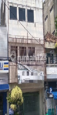 For Sale Strategic 4-Floor Shop House in Yogya 1