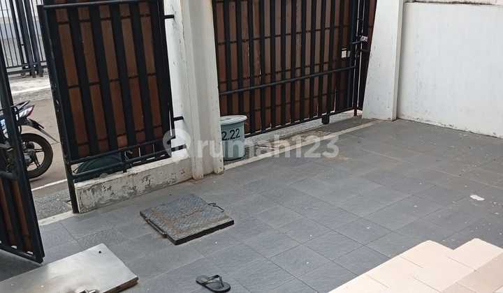 Ivestasi Menguntungkan!! Dijual Rumah Kost Di Kelapa Gading. Terletak Di Dalam Komplek Strategis. Aman Dari Banjir
