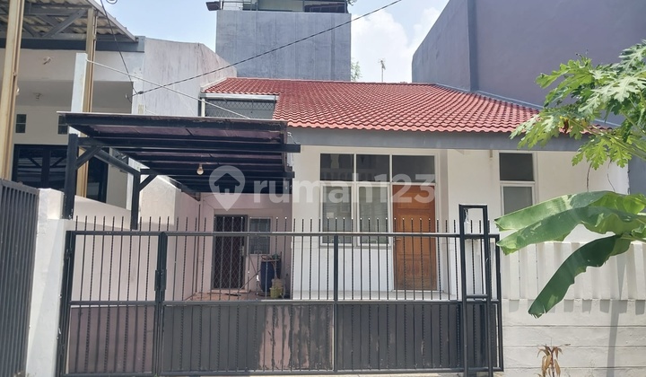 Dijual Rumah Siap Huni Lebar 8 di Dalam Komplek Kelapa Gading 1