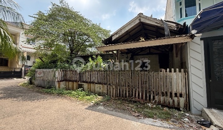 FOR SALE QUICKLY SPACIOUS HOUSE IN KELAPA GADING. SUITABLE FOR REBUILDING. FOR SALE QUICKLY SPACIOUS HOUSE IN KELAPA GADING. SUITABLE FOR REBUILDING.