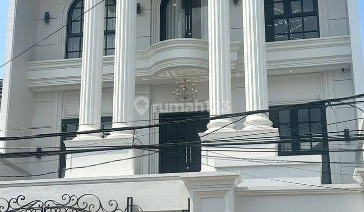 Rumah Sultan di Jakarta Utara 3 Lantai 1