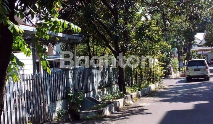 Dijual Rumah Hoek Luas Di Kelapa Gading. Bisa Di Bangun Menjadi 2unit Rumah 1