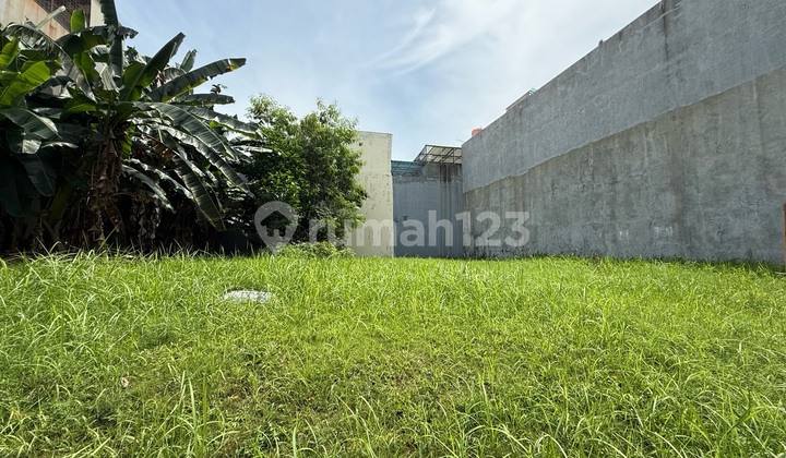 The Only Spacious Plot in the Prestigious Cluster.