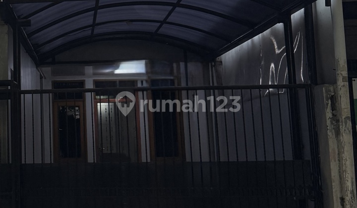 Dijual Rumah Standart di Komplek Favorite Kelapa Gading. Cocok Juga untuk Dibangun Ulang