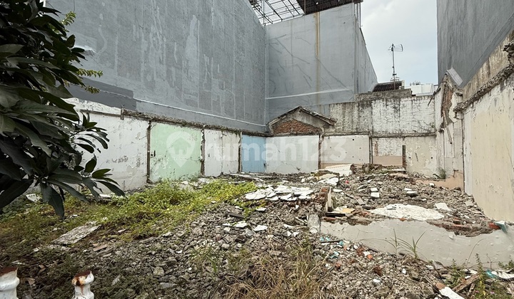 For Sale 10m Wide House In Favorite Kelapa Gading Compound. Very Suitable For Rebuilding.