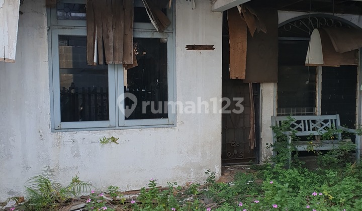 Suitable for Rebuilding, Old House Land Area in Kelapa Gading. Cheapest in the Favorite Complex. Close to Kelapa Gading Mall. Suitable for Rebuilding, Old House Land Area in Kelapa Gading. Cheapest in the Favorite Complex. Close to Kelapa Gading Mall.