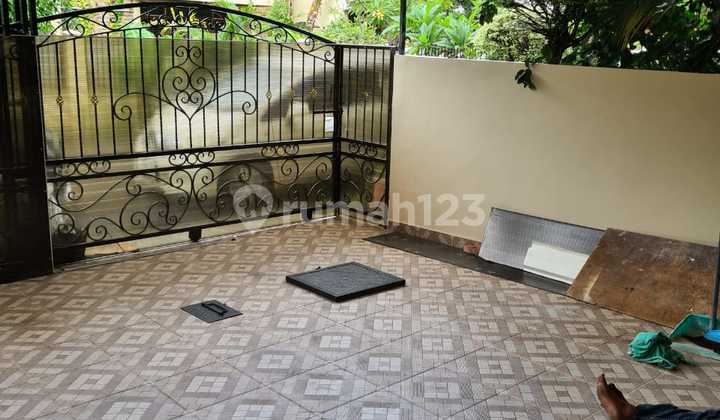 Dijual Rumah Cantik 3lantai Di Janur Elok. Siap Huni 1