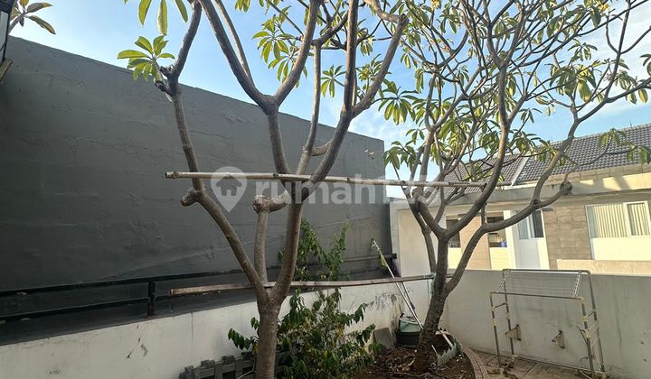 RUMAH CANTIK ESTETIK DI KELAPA GADING RUMAH CANTIK ESTETIK DI KELAPA GADING