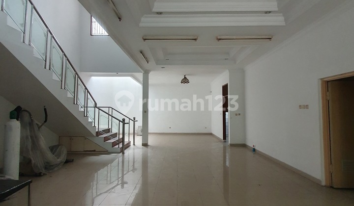 For Sale House in Kelapa Gading. Perfect for Business or Office Space and Residential. Just a Step Away to MKG. 2