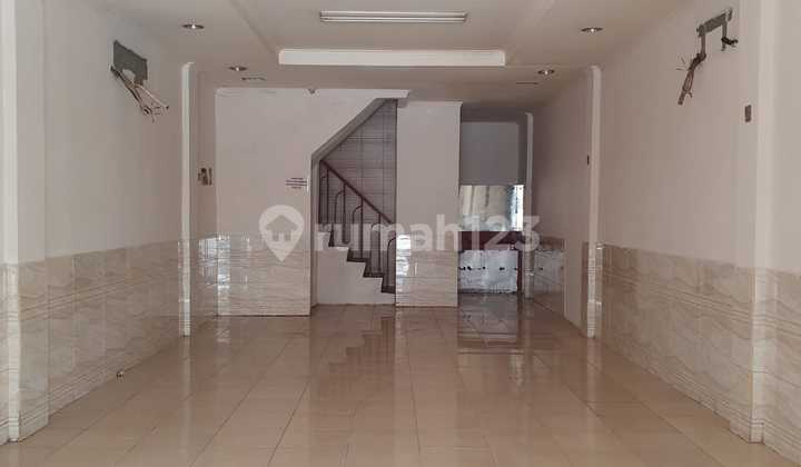 For Rent: Shop House on Boulevard Raya Kelapa Gading. Near Kelapa Gading Mall For Rent: Shop House on Boulevard Raya Kelapa Gading. Near Kelapa Gading Mall