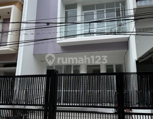 Dijual Rumah Baru di Kelapa Gading