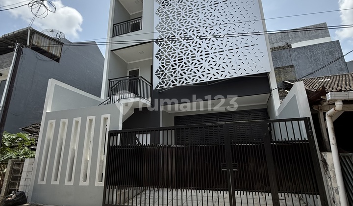Dijual Rumah Kost dan bisa Juga untuk Keluarga Besar di Kelapa Gading. Bangunan Baru Dijual Rumah Kost dan bisa Juga untuk Keluarga Besar di Kelapa Gading. Bangunan Baru