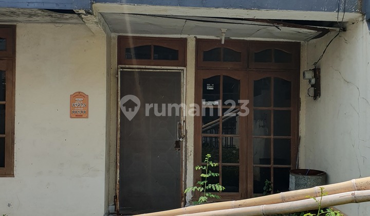 DIJUAL RUMAH COCOK UNTUK DIBANGUN KEMBALI  DI KELAPA GADING
