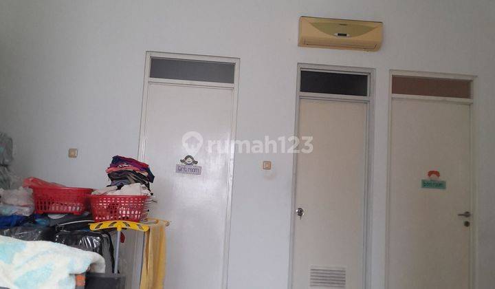 Rumah 2 lantai dihook Rumah 2