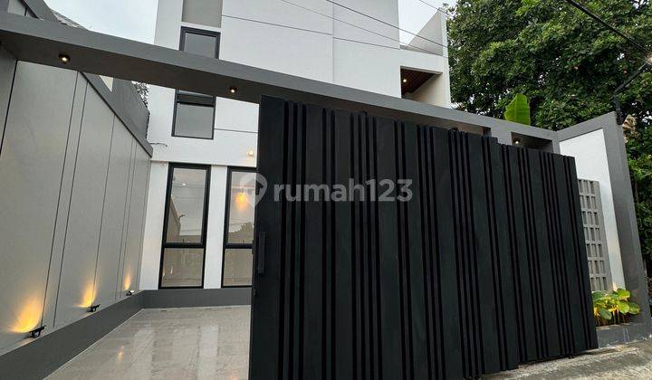 Rumah Model Industrial Modern Dekat Kampus Uii 1