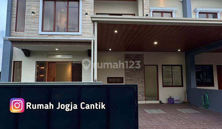 Rumah Mewah 2 Lantai Dekat UGM Jalan Kaliurang Km 8 1