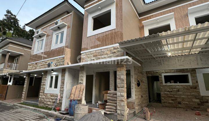 Rumah 2 Lantai Mewah Modern Dekat Kampus UII 1