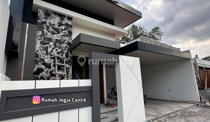 Rumah Model Kontemporer Mewah Di Wedomartani 1