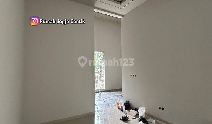 Rumah Model Kontemporer Mewah Di Wedomartani 2