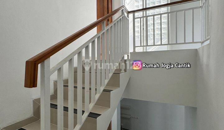 Rumah 2 Lantai Siap Huni Mewah Dalam Perumahan 2