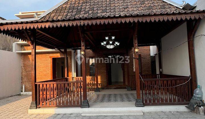 Rumah Mewah dan Luas Di Maguwoharjo      1