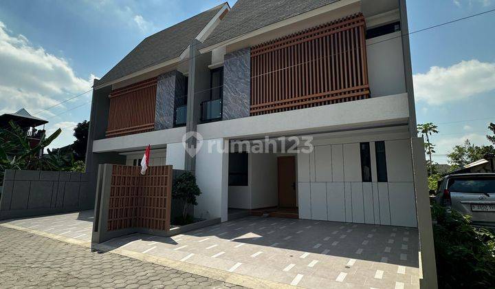 Rumah Mewah Japandy Style Dalam Ringroad Maguwoharjo 2