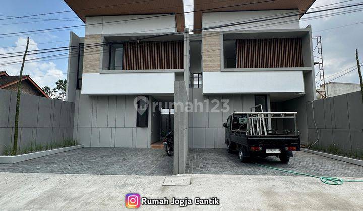 Rumah Mewah Model Kontemporer Jalan Palagan Km 9 1