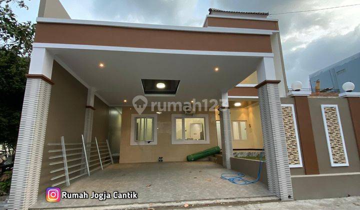 Rumah Mewah Kolam Renang Pribadi Di Purwomartani 1