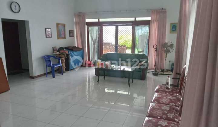 FOR SALE MANYAR KARTIKA HOUSE ROW WITH 3-CAR WIDE STREET 2