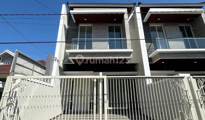 Rumah Baru 2 Lantai Minimalis Modern Manyar Kertoadi 1