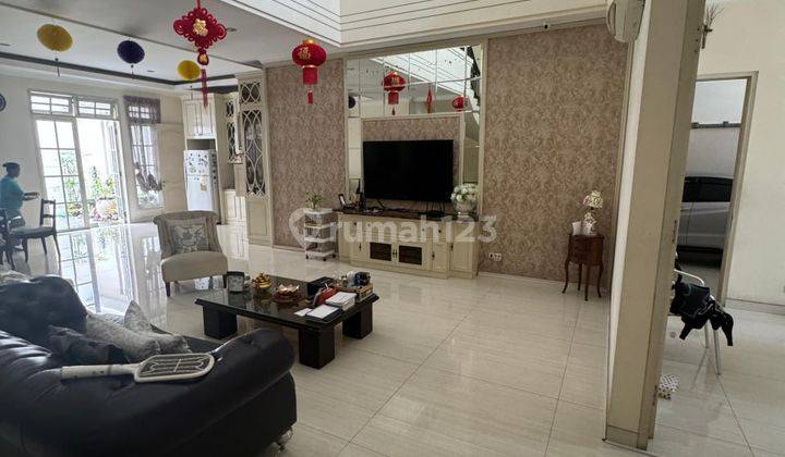 Rumah Classic Colonial Full Furnish Villa Bukit Regency 2