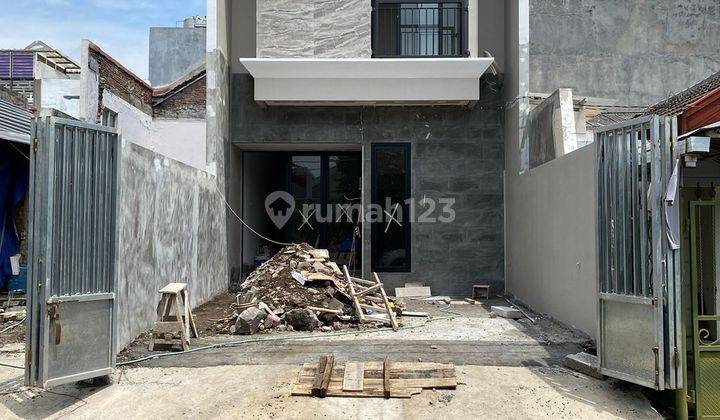 Rumah Baru Klampis Dekat Tengah Kota Surabaya  1