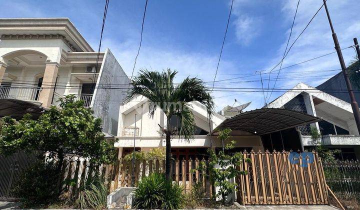 Rumah Manyar Kertoadi Row Jalan 3 Mobil  2