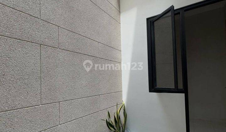 Rumah Baru Minimalis Mulyosari Utara Sudah SHM 2