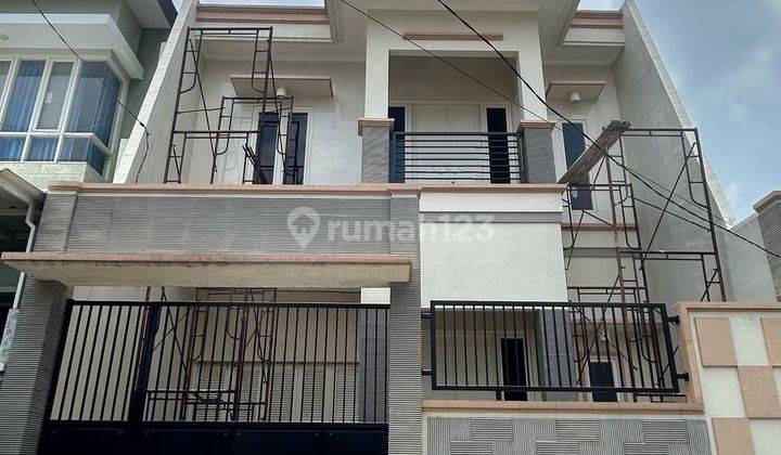 Rumah Baru 2 Lantai Full Bangunan Siap Huni di Sutorejo Tengah  1