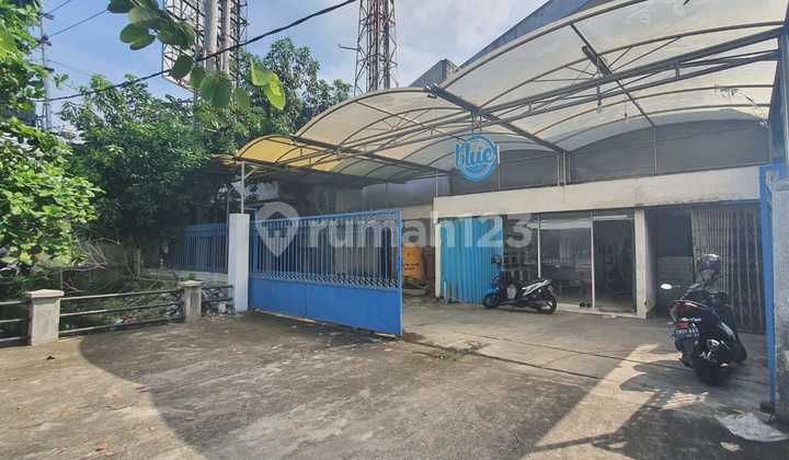 RUMAH RAYA MANYAR REJO HADAP JALAN RAYA RUMAH RAYA MANYAR REJO HADAP JALAN RAYA