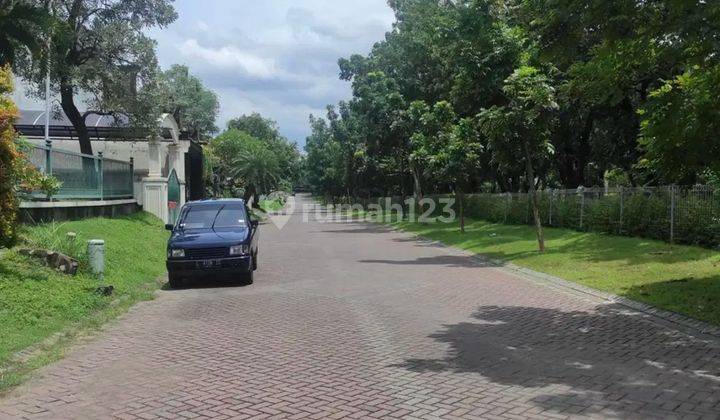 Rumah Graha Famili Row Jalan Lebar Ada Taman Belakang 2