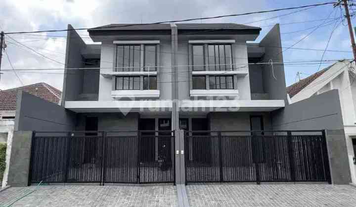 RUMAH MANYAR KERTOADI