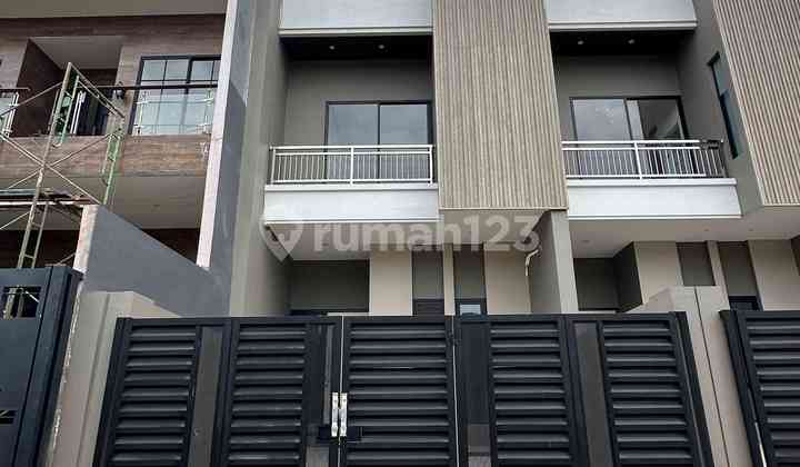 Kalijudan Indah Villa House