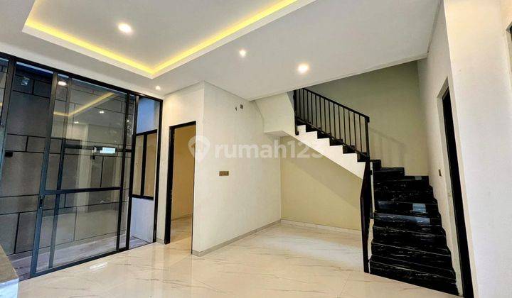 Rumah 3 Lantai Dukuh Kupang Timur Surabaya Baru Gress  2