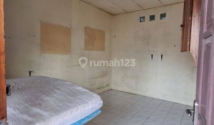 Rumah kost dengan 12 kamar di Bintaro 2