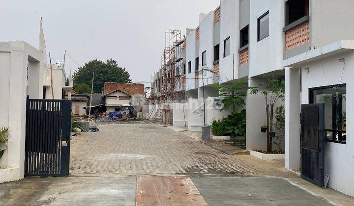 Rumah Primary 3 lantai, ada Rooftop, Minimalis dalam Cluster di Pondok Cabe Udik, Pamulang Tangerang Selatan 2