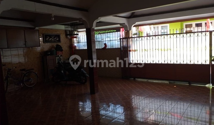 Rumah Lama Satu Setengah Lantai. Bebas Banjir di Larangan. Tidak Jauh Dari Halte Trans Jakarta Puri Beta 1 dan 2 2