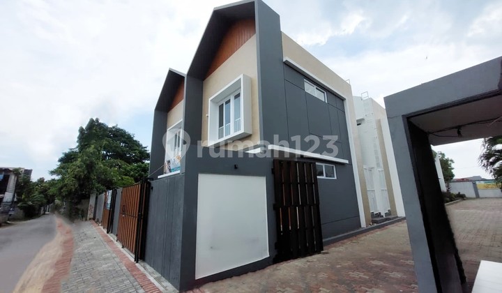 Rumah Baru Dalam Cluster. Sertipikat Sudah Pecah Per Kavling. Dua Lantai Unfurnished di Palem Puri. Bebas Banjir. 2