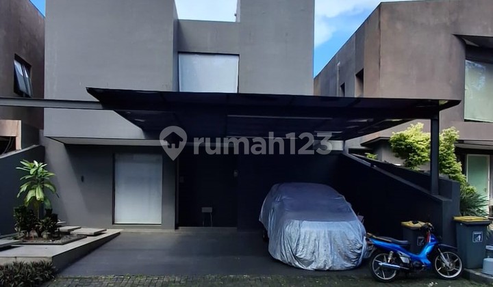 Nice House Ozone Residence in a Cluster with Club House in Bintaro Pesanggrahan South Jakarta.